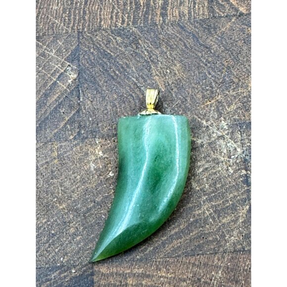 Jade Green Horn-Shaped Pendant With Gold-Filled Bail - Unique Artisan Craft - Picture 4 of 5